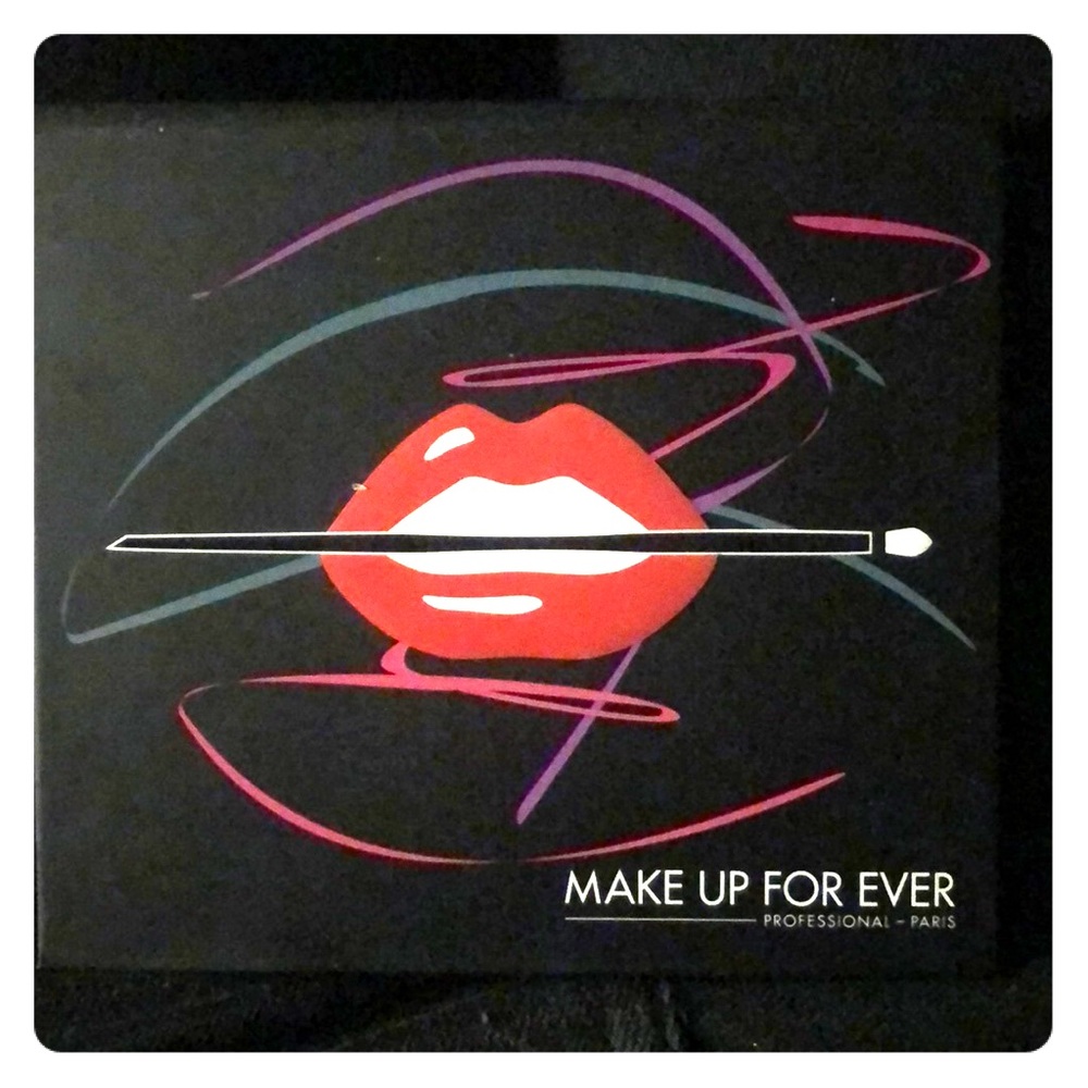 Make Up For Ever 9 Artist Shadow Palette 2